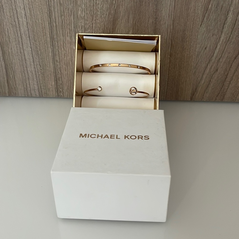 Michael Kors bangles set